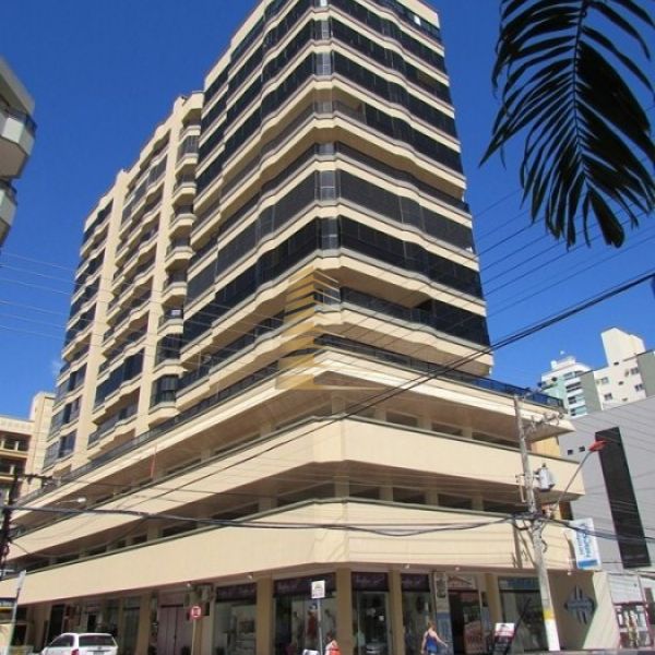 Apartamento temporada 3 quartos ? Meia Praia