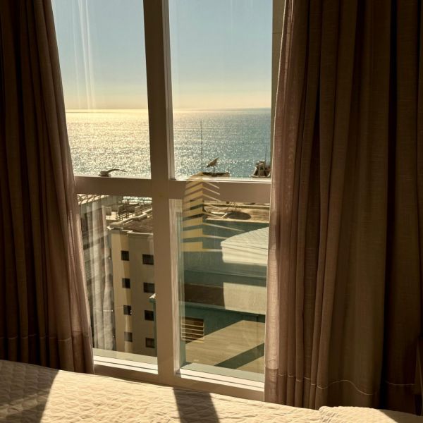 Lindo 3 su�tes quadra mar temporada Meia Praia!