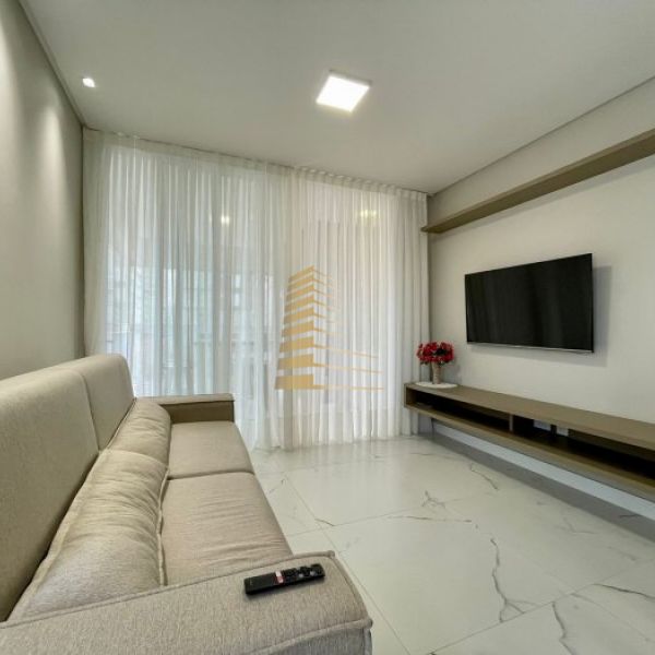 Apartamento ver�o 3 su�tes quadra mar em Meia prai