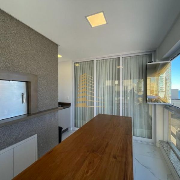 Apartamento ver�o 3 su�tes quadra mar em Meia prai