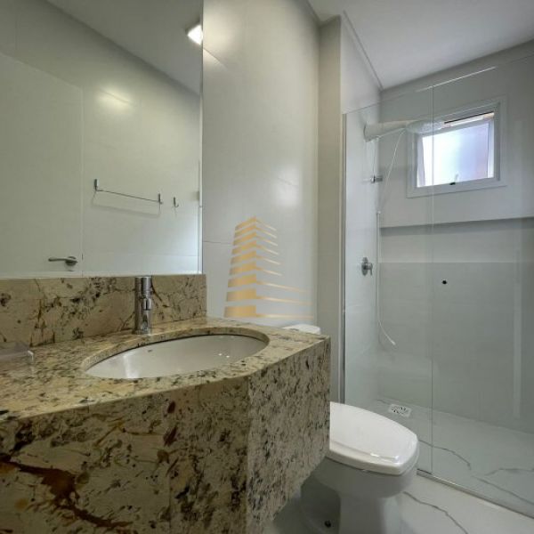 Apartamento ver�o 3 su�tes quadra mar em Meia prai
