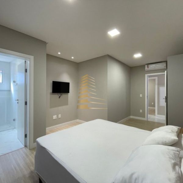 Apartamento ver�o 3 su�tes quadra mar em Meia prai