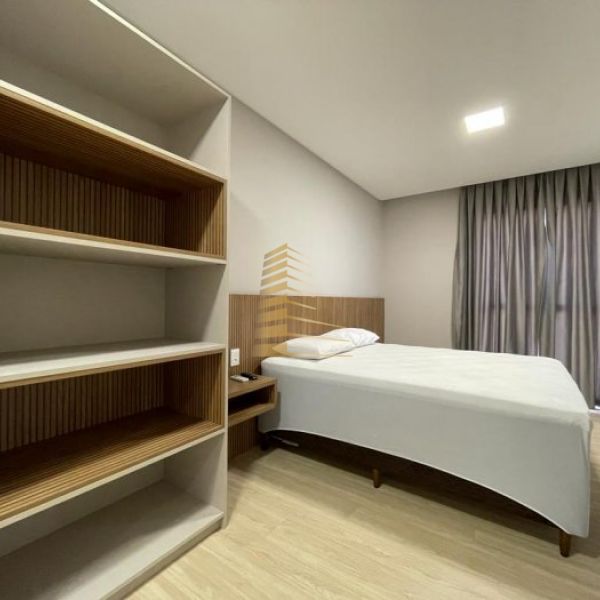 Aluguel ver�o quadra mar em Meia Praia (3 su�tes)