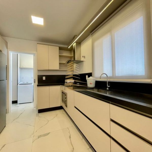 Quadra mar aluguel Temporada Meia Praia (3 su�tes)