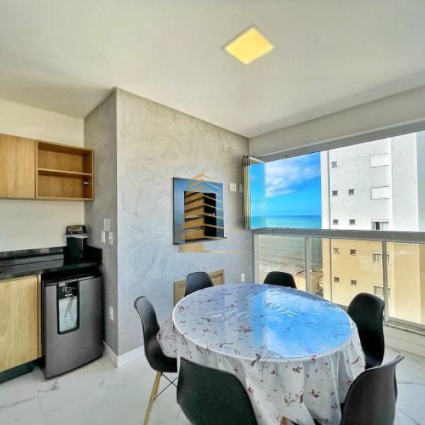 Luxuoso apartamento ver�o Quadra mar Meia Praia 