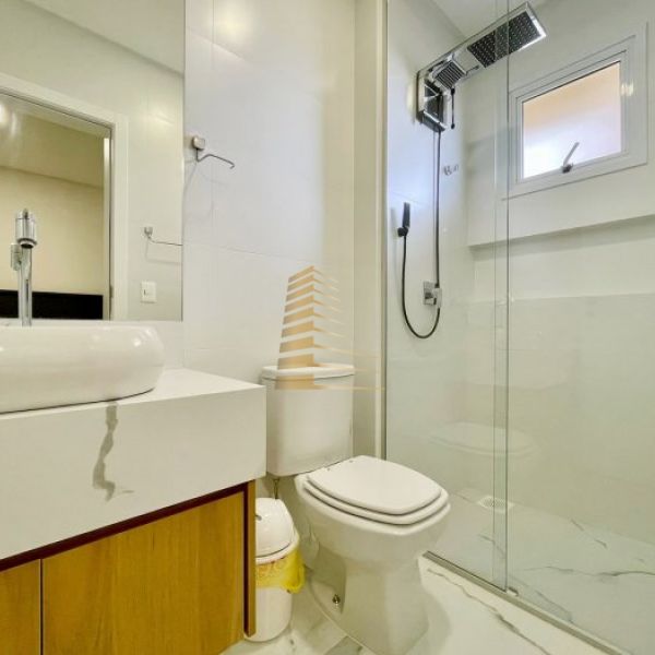 Luxuoso apartamento ver�o Quadra mar Meia Praia 