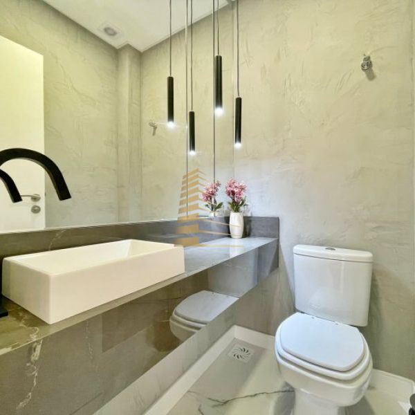 Luxuoso apartamento ver�o Quadra mar Meia Praia 