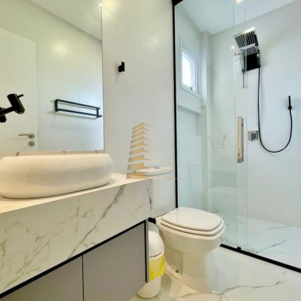 Luxuoso apartamento ver�o Quadra mar Meia Praia 
