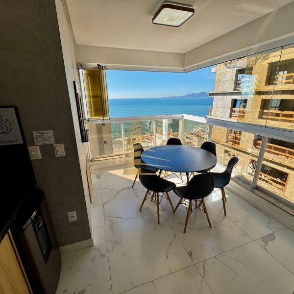 Luxuoso apartamento ver�o Quadra mar Meia Praia 