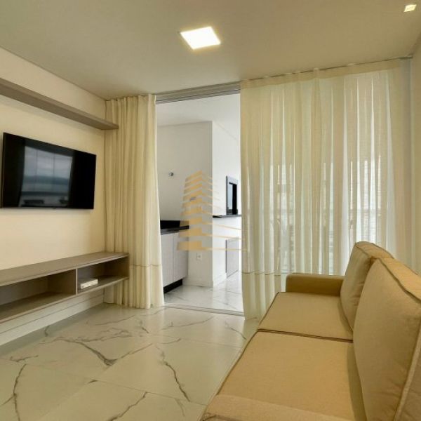 Aluguel ver�o quadra mar 3 su�tes Meia Praia