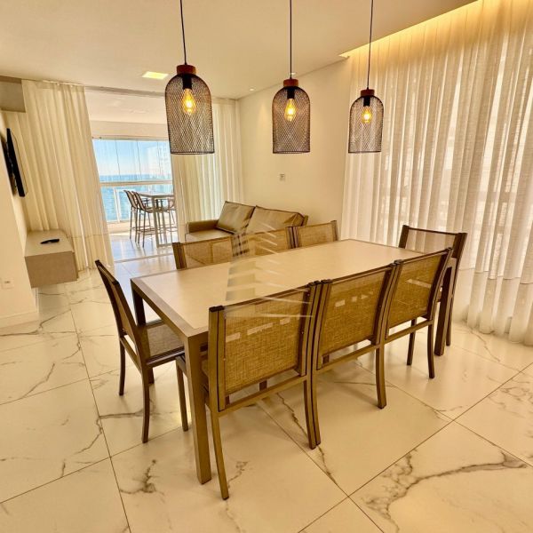 Aluguel ver�o quadra mar 3 su�tes Meia Praia