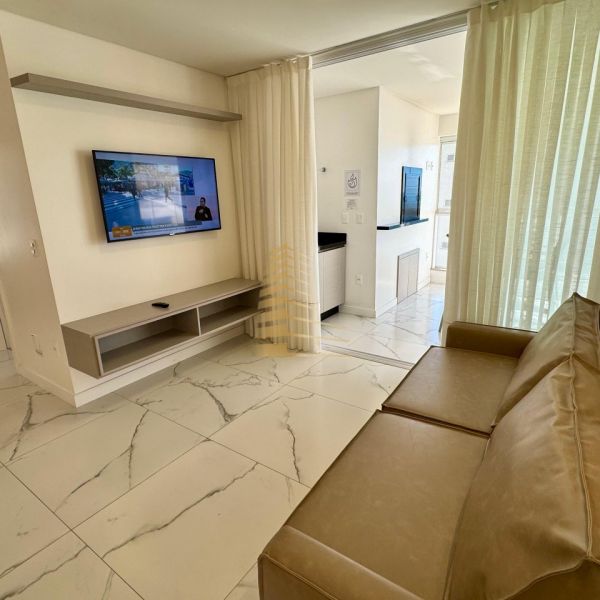 Aluguel ver�o quadra mar 3 su�tes Meia Praia
