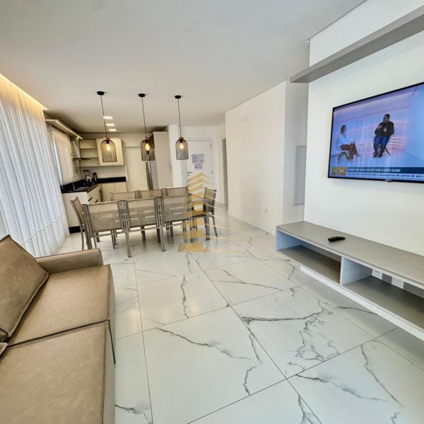 Aluguel ver�o quadra mar 3 su�tes Meia Praia