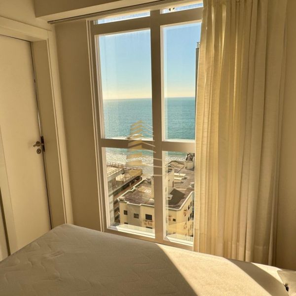 Aluguel ver�o quadra mar 3 su�tes Meia Praia