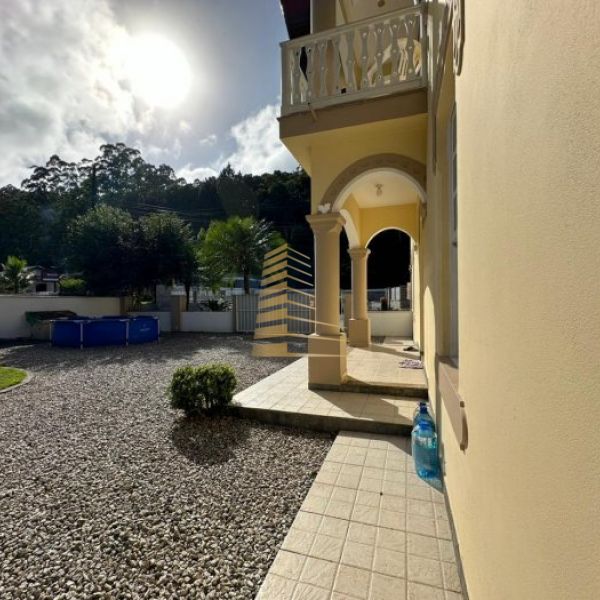 SOBRADO EM UMA LOCALIZA��O PRIVILEGIADA!