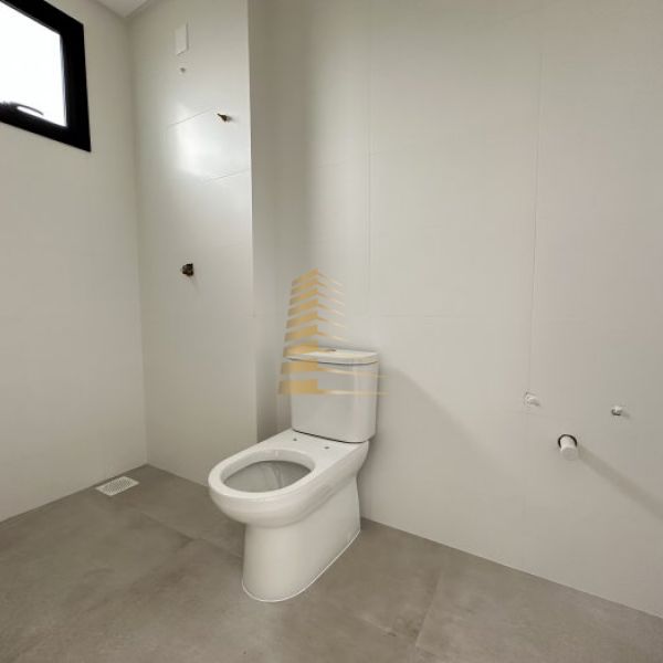 Apartamento novo na regi�o central da Meia Praia
