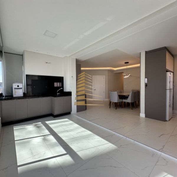 Apartamento na regi�o central da Meia Praia