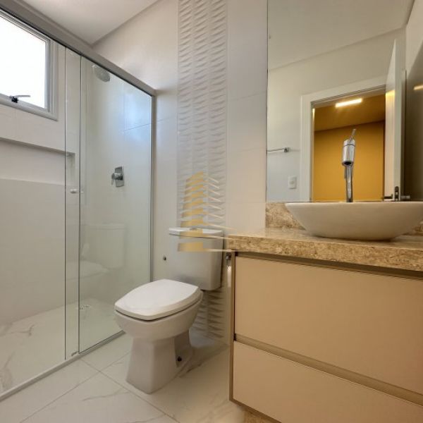 Apartamento na regi�o central da Meia Praia