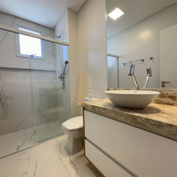 Apartamento na regi�o central da Meia Praia