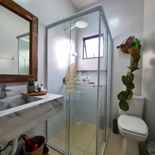 Linda casa com piscina em Mariscal - Bombinhas.