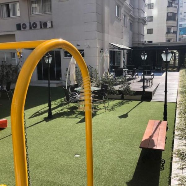 Apartamento na regi�o central da Meia Praia