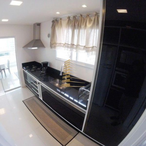 Apartamento na regi�o central da Meia Praia