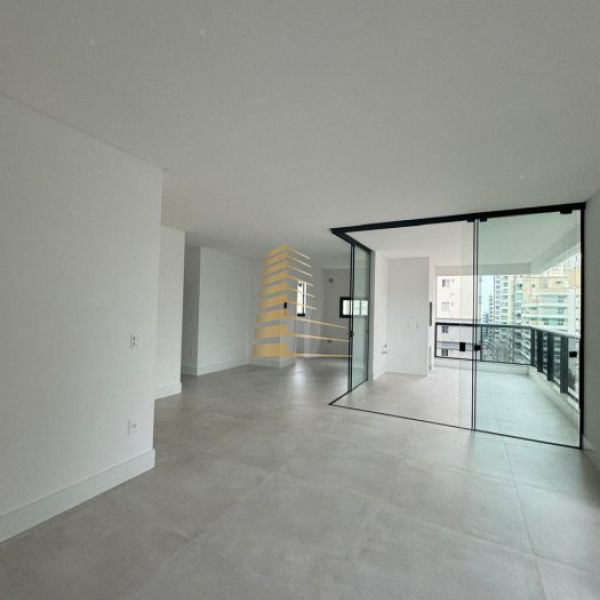 Apartamento novo na Meia Praia - Itapema SC