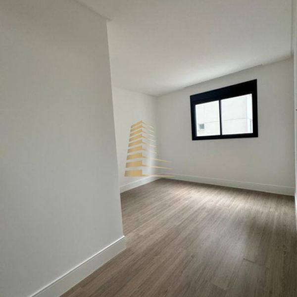 Apartamento novo na Meia Praia - Itapema SC