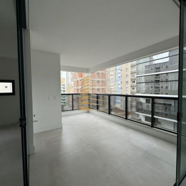 Apartamento novo na Meia Praia - Itapema SC