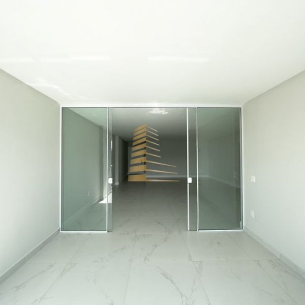 EXCELENTE APARTAMENTO COM 04 SU�TES