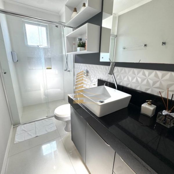 APARTAMENTO FRENTE MAR - MEIA PRAIA 
