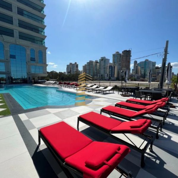 LUXO FRENTE AO MAR - 04 SU�TES