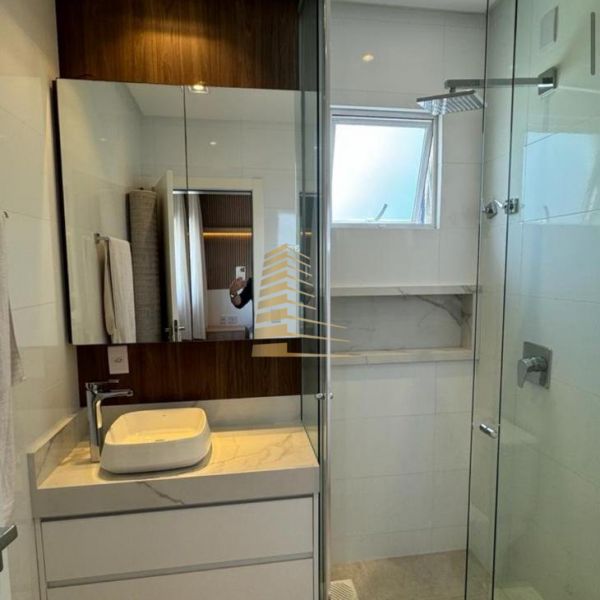 APARTAMENTO 4 SU�TES - 188m� - FRENTE SUL