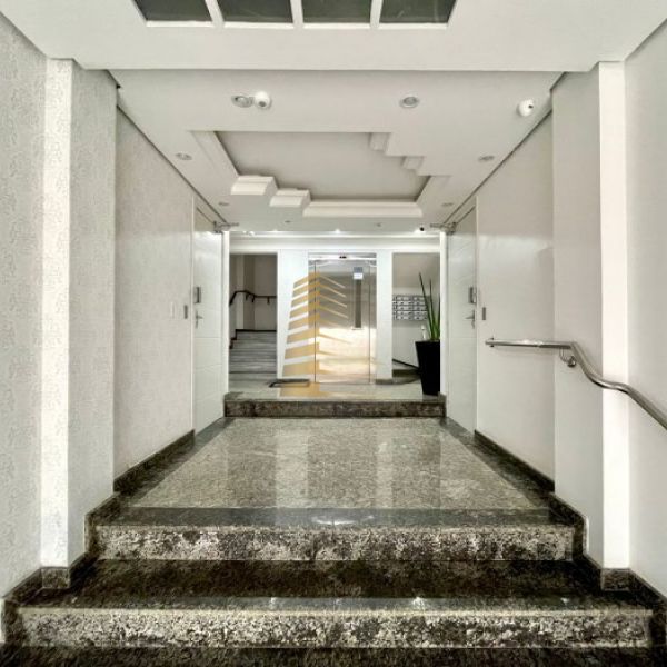 Aluguel ver�o 4 quartos Quadra Mar em Meia Praia