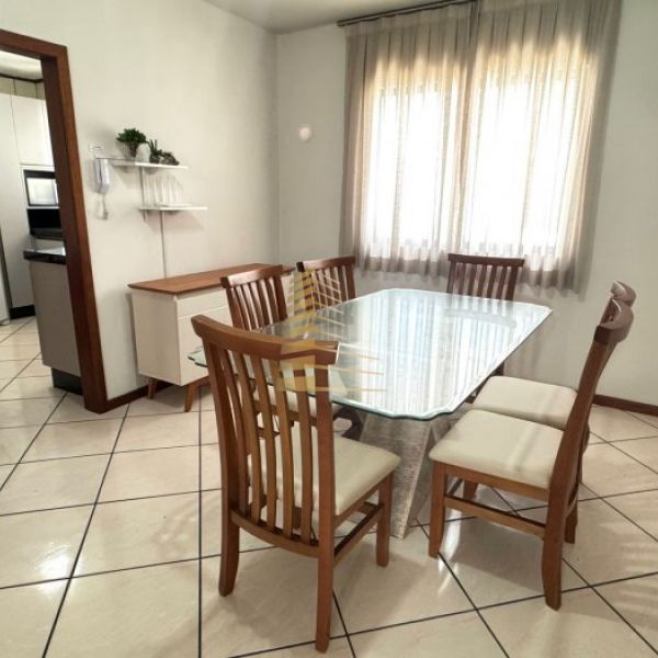 Aluguel ver�o 4 quartos Quadra Mar em Meia Praia