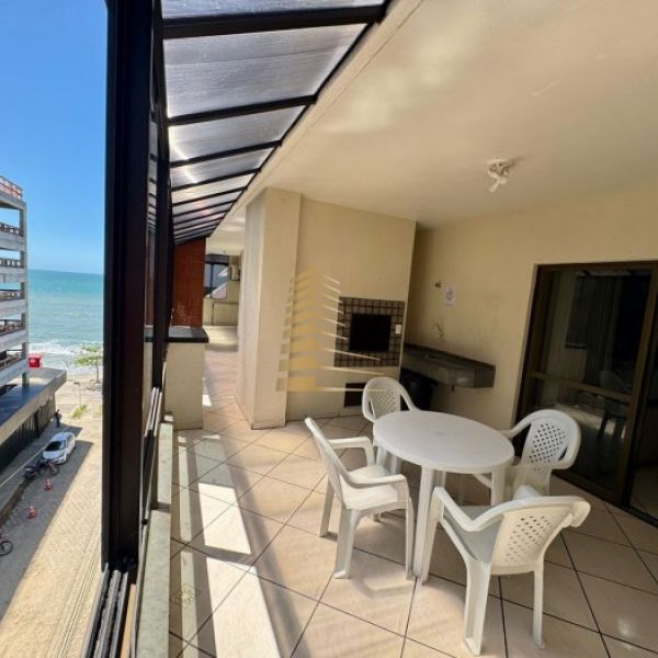 Aluguel ver�o 4 quartos Quadra Mar em Meia Praia