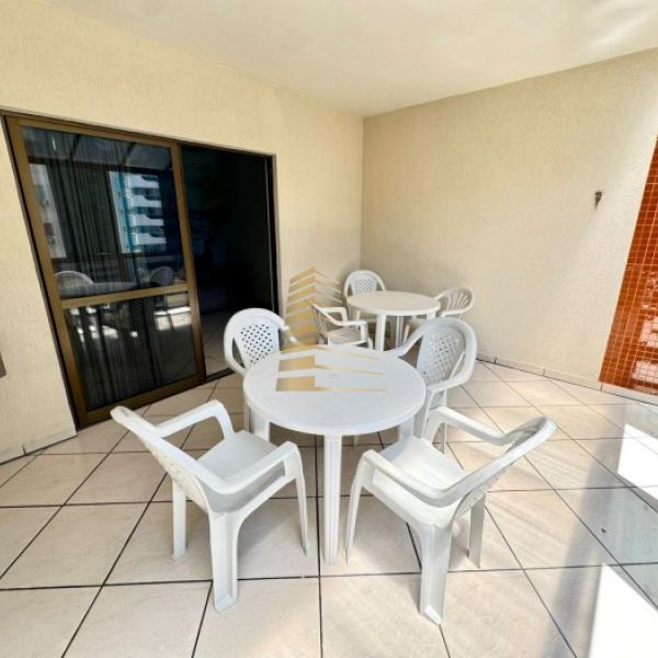 Aluguel ver�o 4 quartos Quadra Mar em Meia Praia