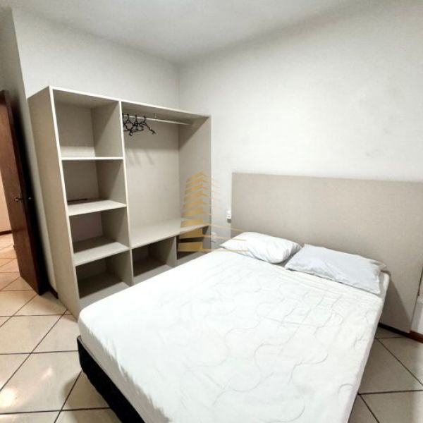 Aluguel ver�o 4 quartos Quadra Mar em Meia Praia