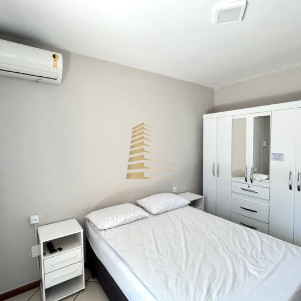 Aluguel ver�o 4 quartos Quadra Mar em Meia Praia