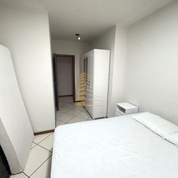 Aluguel ver�o 4 quartos Quadra Mar em Meia Praia