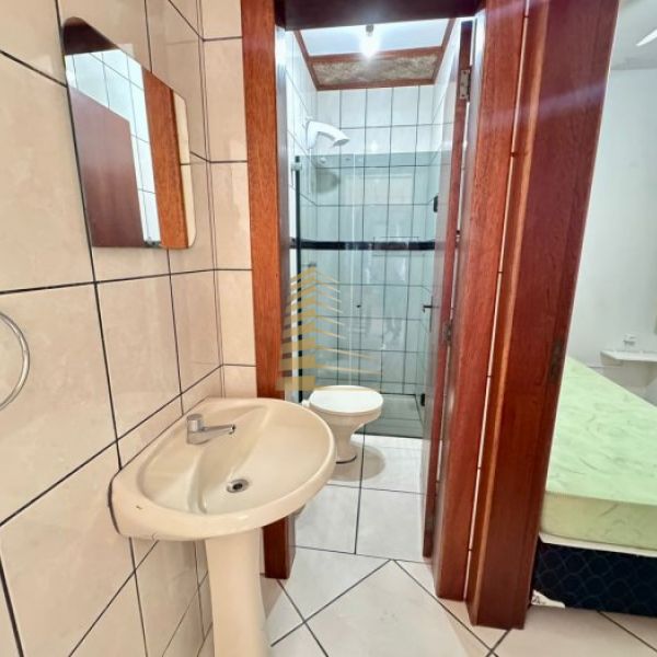 Aluguel ver�o 4 quartos Quadra Mar em Meia Praia