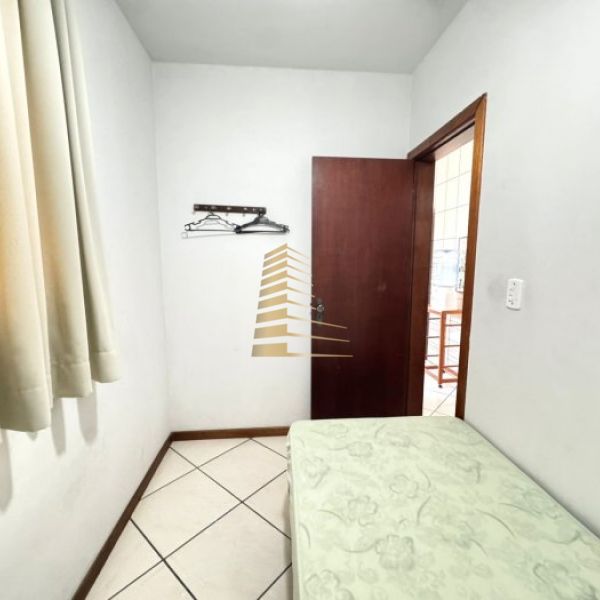 Aluguel ver�o 4 quartos Quadra Mar em Meia Praia