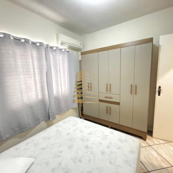 Aluguel ver�o 2 quartos quadra mar em Meia Praia 