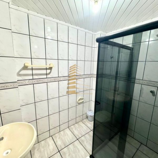 Aluguel ver�o 2 quartos quadra mar em Meia Praia 