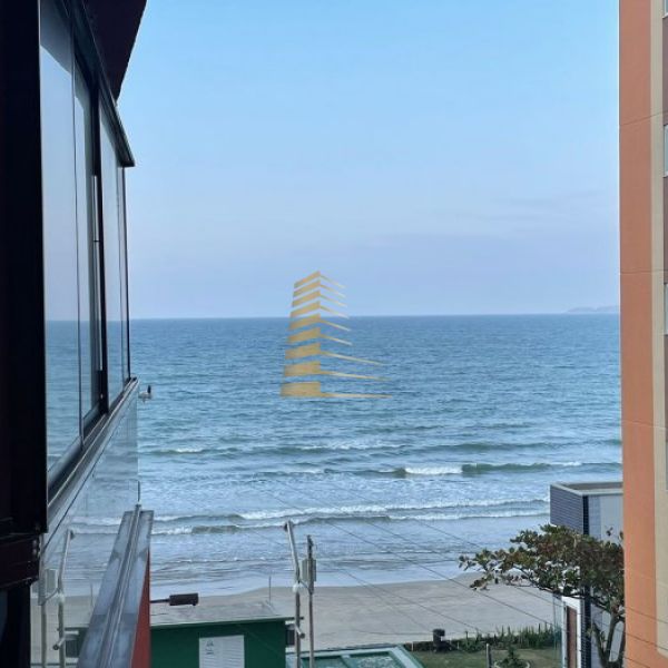 Aluguel ver�o p� na areia 2 quartos  Meia Praia