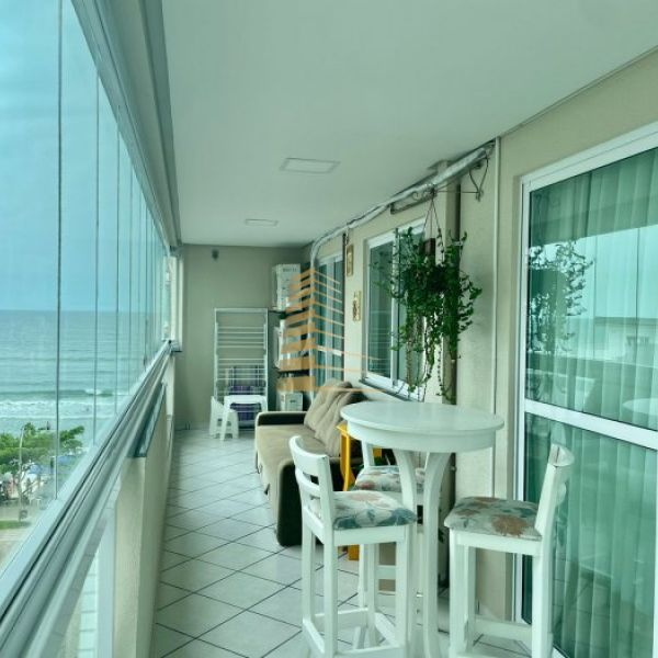 Aluguel ver�o beira mar 2 dormit�rios Meia Praia