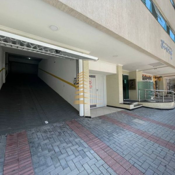 Apartamento temporada 3 su�tes em Meia Praia
