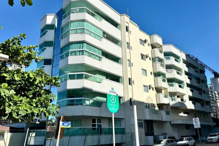 APARTAMENTO FRENTE MAR - MEIA PRAIA 