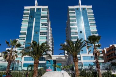 UM CLUBE NA SUA CASA - CONDOM�NIO FRENTE MAR