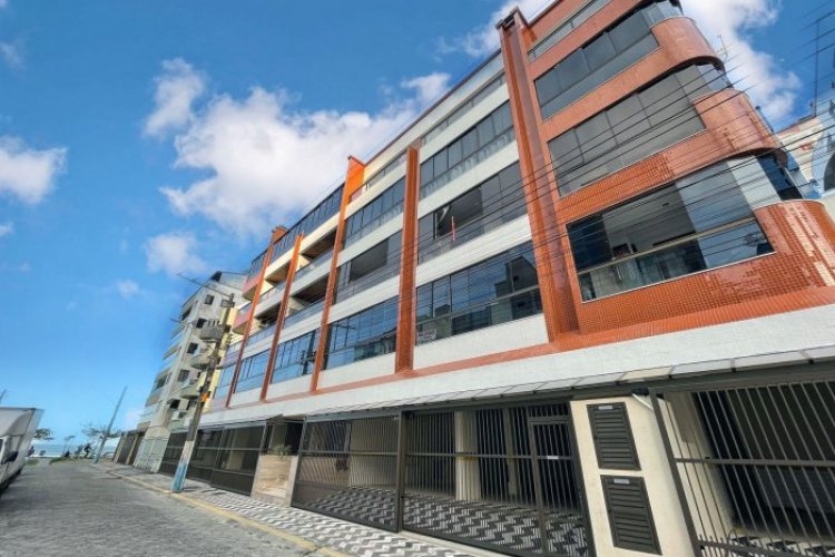 Aluguel ver�o 4 quartos Quadra Mar em Meia Praia